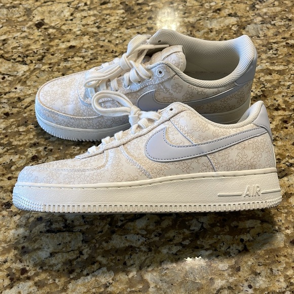🌸 Nike Air Force 1 '07 SE Jacquard 'Floral Embroidery' DR6402-900 Women’s 8.5 - Picture 8 of 13